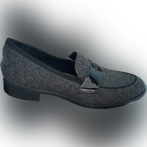 Clarks Black Comfort Loafers with Herringbone Design